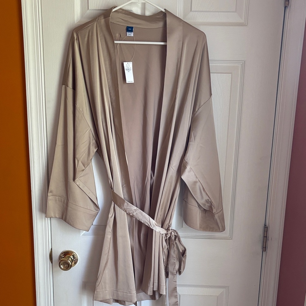 Old Navy Women's Beige Robe